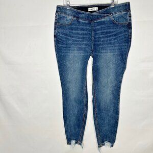 M Jeans by Maurices Woman’s Jeans XL short Distressed Raw Hem Super Skinny